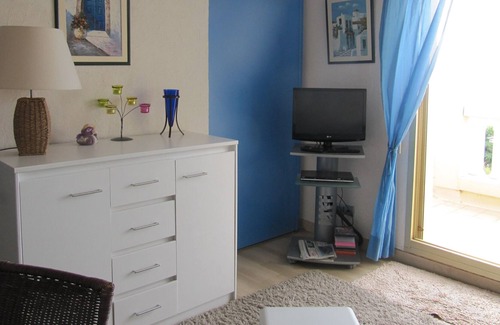 La Croix des Gardes Apartment | Air-conditioned 2-room apartment with garage, balcony and magnificent sea view