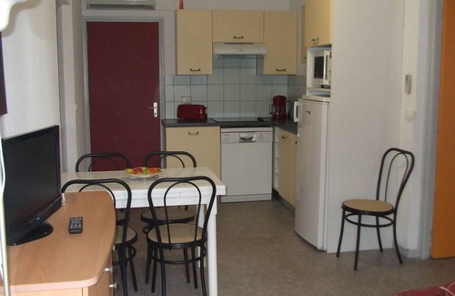 Salies-de-Bearn Apartment | Air-conditioned T2 ground floor in 3-star residence with heated pool