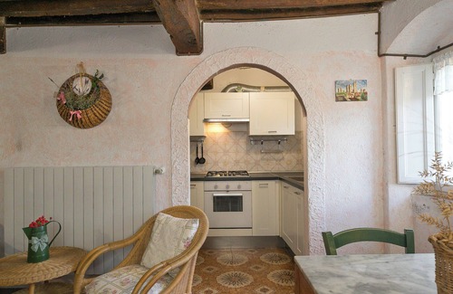 Bibbona Apartment | Apartment "Casina nel Borgo Antico" with Wi-Fi