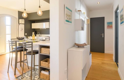 La Teste-de-Buch Apartment | Apartment Dade by Interhome