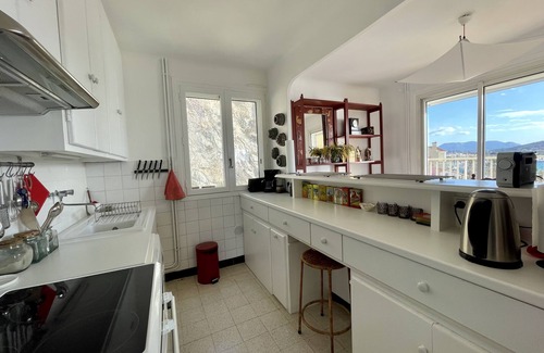 Sanary-sur-Mer Apartment | Apartment/flat" Like on a boat" - Sanary sur Mer
