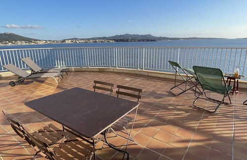 Sanary-sur-Mer Apartment | Apartment/flat" Like on a boat" - Sanary sur Mer