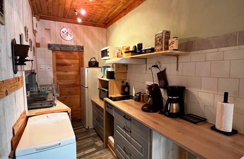 Gontaud Apartment | Apartment 'Gite Des Lys' with Wi-Fi