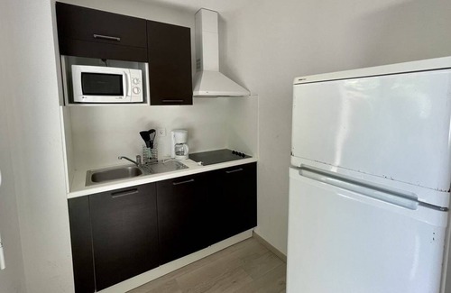 Aureilhan Apartment | Apartment in a residence with swimming pool on Lac d'Aureilhan - 6 pers