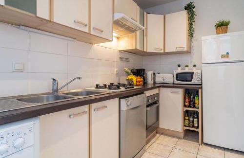 Biarritz Apartment | Apartment la République-1 by Interhome
