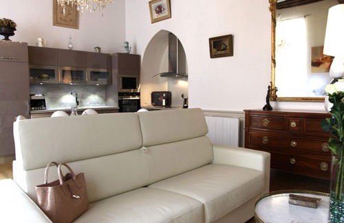 Sarlat-la-Caneda Historic Center Apartment | APARTMENT LE ROYERE