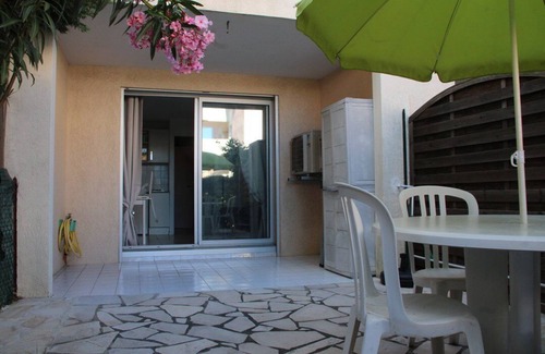 Le Lavandou Apartment | Apartment rental in a quiet neighborhood in Lavandou, cabin studio with 4 sleeps
