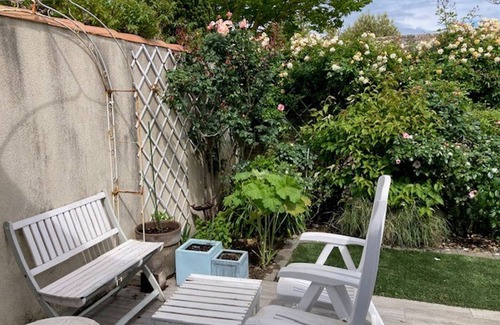 Saint-Martin-de-Re Apartment | Apartment Saint-Martin-de-Ré, 2 bedrooms, 4 persons