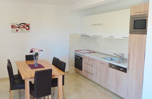 Slatine Apartment | Apartments Pero, (15034), Slatine, hr