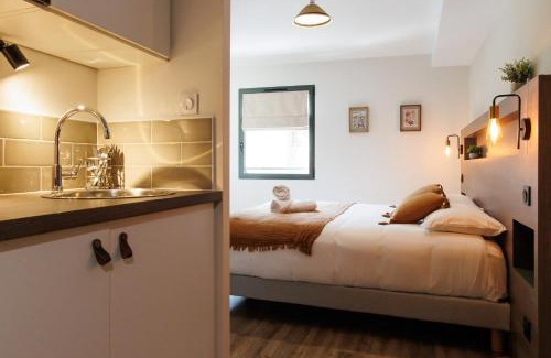 Saint-Junien Apartment | Appart'hôtel Le Corot - Accès Autonome - Saint-Junien Centre