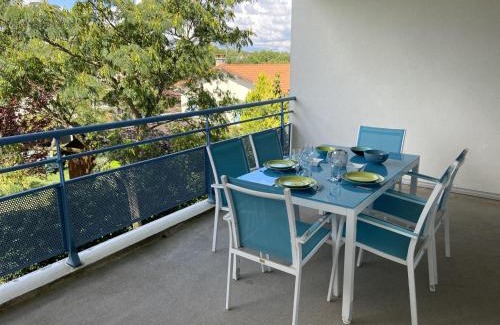 Vaux-sur-Mer Apartment | Appartement 2* avec piscine, balcon et parking, à 1,5 km de la plage de Nauzan, proche centre-ville - FR-1-539-10