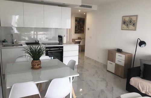 Cros-de-Cagnes Apartment | Appartement Bord de Mer Plage, Piscine, Parking Privé, Hippodrome
