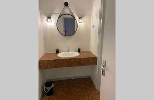 Villebois-Lavalette Apartment | Appartement chaleureux au cœur d un village classé