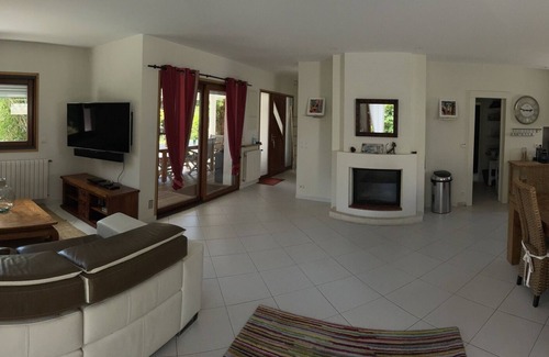 Anglet House | ARCHITECT-DESIGNED HOUSE, QUIET LOCATION, 2 KMS FROM BEACHES, UNSECURED SWIMMING POOL