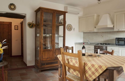 San Gimignano Apartment | Beautiful apartment for 3 guests with pool, WIFI, A/C, pets allowed and panoramic view