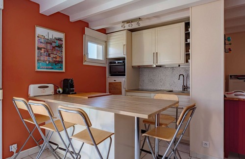 Saint-Jean-de-Luz City Center Apartment | Beautiful duplex with pool and parking in Saint-Jean-de-Luz