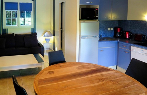 La Bastide-Clairence Apartment | Beautiful apartment for 6 people with WIFI, pool, TV, terrace and pets allowed