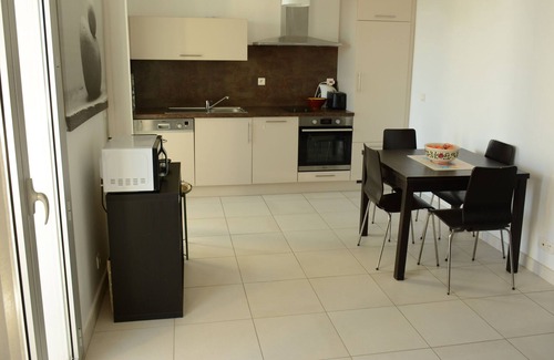 Miramar Apartment | Beautiful T2 apartment on 1st floor on the Port of La Londe Les Maures