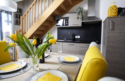 Biscarrosse Plage Apartment | Beautiful, warmly decorated apartment-1st line sea-Pool