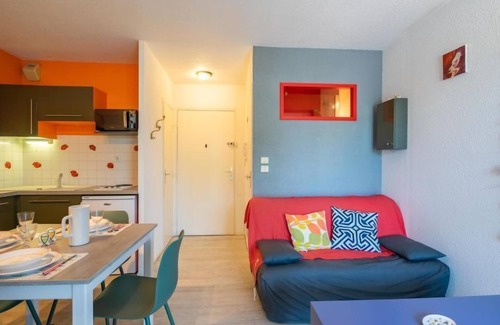 Saint-Georges-de-Didonne Apartment | Bleu Marine by Interhome