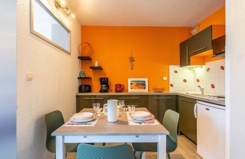 Saint-Georges-de-Didonne Apartment | Bleu Marine by Interhome
