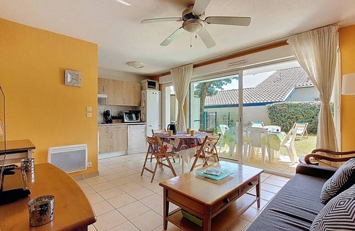 Vieux-Boucau-les-Bains Apartment | Bright apartment for 6 people with terrace and garden in Vieux Boucau.