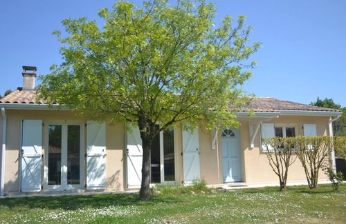 Saint-Vivien-de-Medoc House | Bright house in the heart of a welcoming village