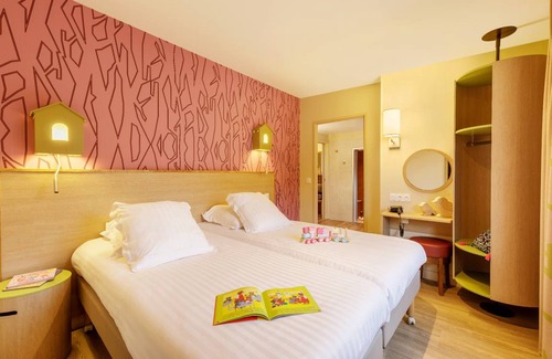 Les-Trois-Moutiers Cottage | Cabin ∙ 2 bedrooms ∙ 4 guests