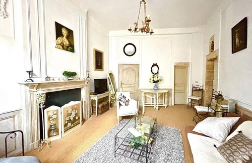 Sarlat-la-Caneda Historic Center Apartment | CAPORIZON propose Douceur et élégance plein centre Sarlat