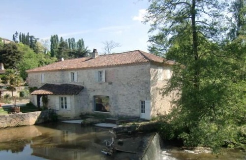 Sainte-Maure-de-Peyriac House | Character house overlooking wooded park in the heart of a village