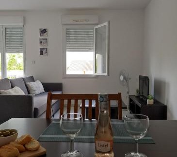 Libourne Apartment | Charming apartment overlooking vineyard in Libourne
