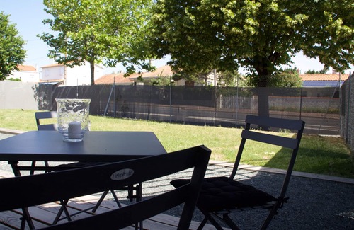 Fouras Apartment | Charming apartment T3 (2 bedrooms) patio and terrace