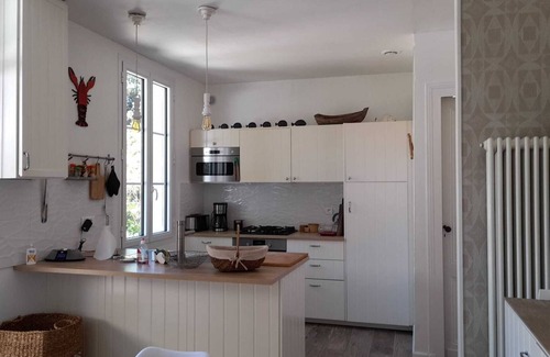 Le Moulleau House | Charming Arcachon villa a stone's throw from beaches and shops.