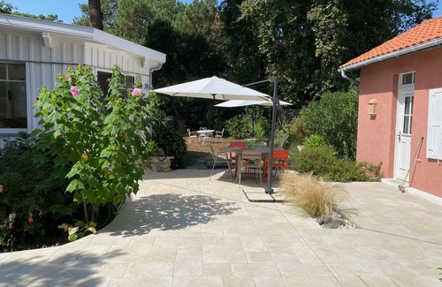 Le Moulleau House | Charming Arcachon villa a stone's throw from beaches and shops.