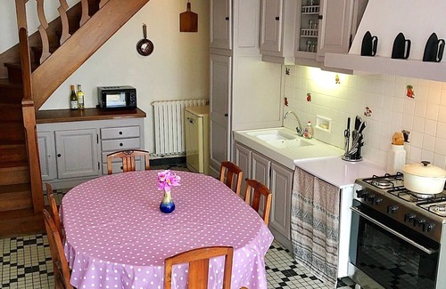 Saint-Vincent-de-Cosse House | Charming 5 Bedroom Farmhouse, close to river + tourist sites. Sleeps 12 + babies