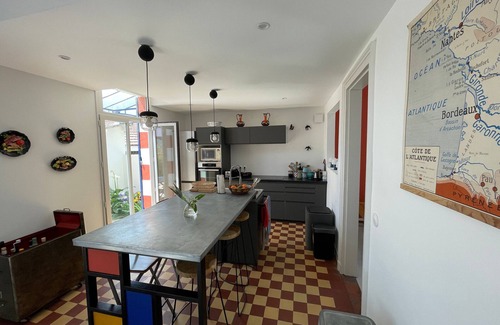 Arcachon House | Charming Renovated House - Garden, Near Beach, Art Decor in Vibrant Arcachon