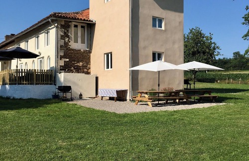 Charente Limousine House | Chez Broche Private Lake & Pool