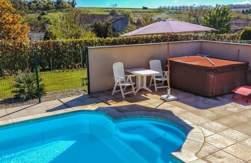 Segonzac House | Chic Apartment in Segonzac with Swimming Pool