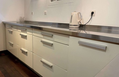 La Rochelle City Centre Apartment | Colorful 3-room apartment, sleeps 6, La Rochelle center