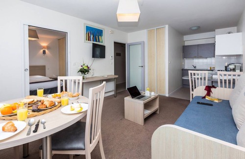 La Rochelle Condo | Condo ∙ 1 bedroom ∙ 5 guests