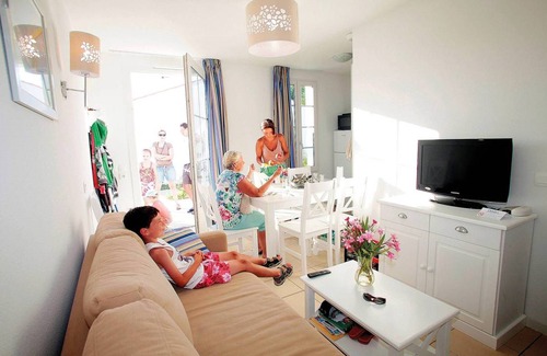 Saint-Pierre-d'Oleron Condo | Condo ∙ 1 bedroom ∙ 6 guests