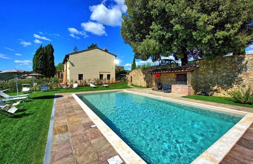 San Gimignano Apartment | Cosy apartment for 10 guests with WIFI, pool, A/C and panoramic view, close to San Gimignano