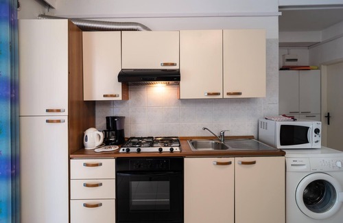 Supetar Apartment | Cozy apartment in Supetar with WiFi