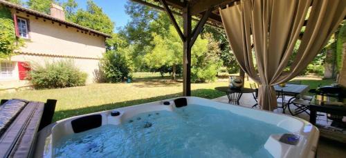 Saint-Colomb-de-Lauzun House | Domaine du Cèdre Eternel