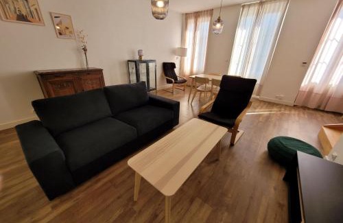 Macau Apartment | Duplex cosy & lumineux en plein centre bourg
