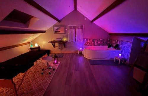Castels House | Ecrin d' Amour suite romantique avec Jacuzzi