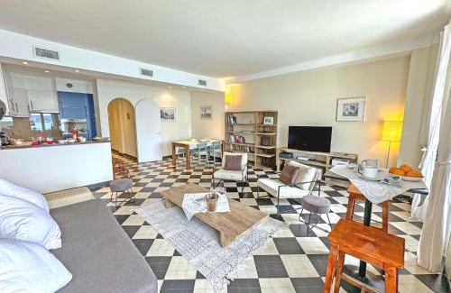 Old Town Apartment | Exceptional Sea Front Suite Nice France