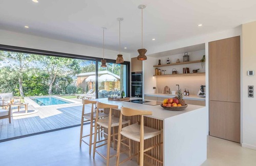 Soorts-Hossegor House | EXCLUSIVE Contemporary villa with swimming pool between lake and ocean in Hossegor