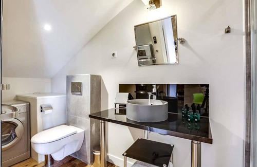 Bordeaux City Centre Apartment | 38 m² Apartment ∙ 1 bedroom ∙ 4 guests