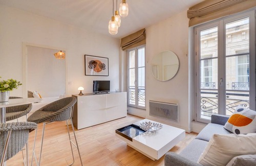 Bordeaux Golden Triangle Apartment | 36 m² Apartment ∙ 1 bedroom ∙ 2 guests